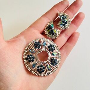 VTG Lisner Set Brooch Pin Clip Earrings Silver Burst Blue rhinestone Demi Parure